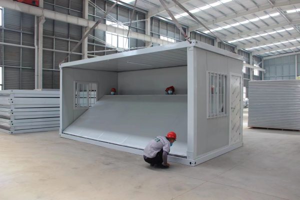 Fast installation of new folding container house in 4 minutes